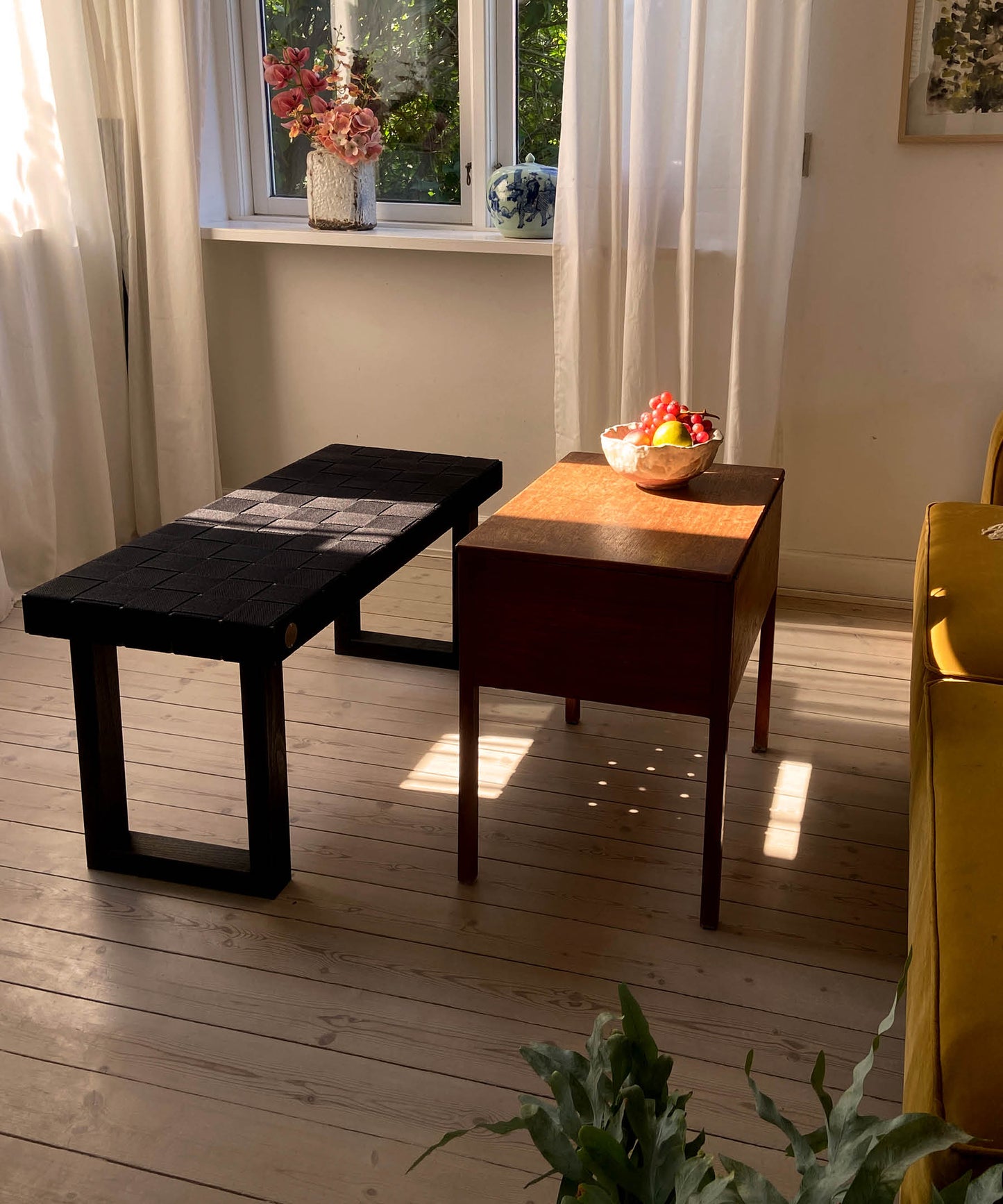 Luna Bench, Medium, Black