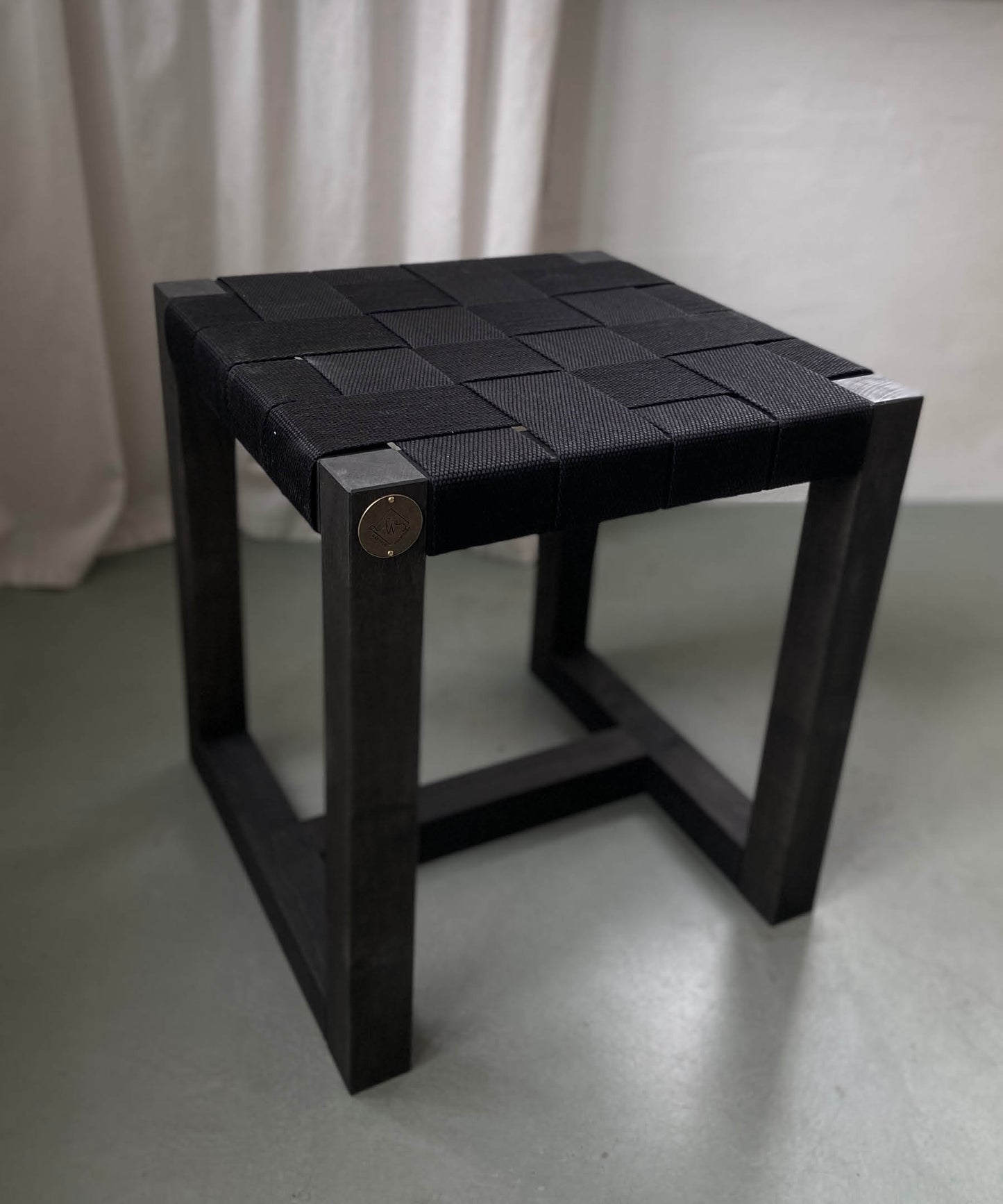 Ella Skammel, Sort/sort
