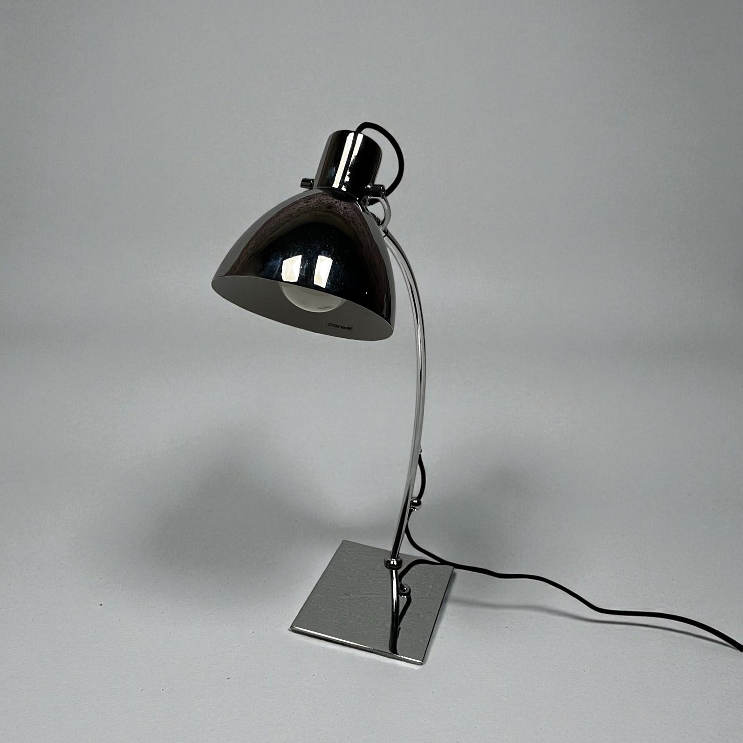 Seed Lighting bordlampe – model SQ-893MDTE